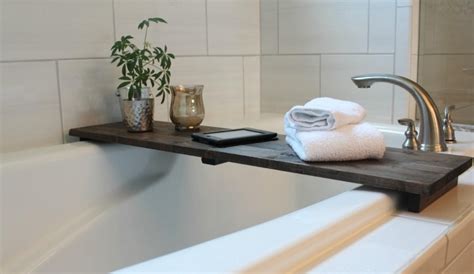 Wenn sie eine badewanne haben, könnten sie auch einfach ein großes, stabiles brett darauf legen, was als basis für die. Badewanne einmauern mit Ablage - 35 Ideen und Anleitung