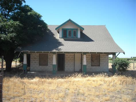 Abandoned House, Wasco, kern County, California. DSMc.2012 | Abandoned