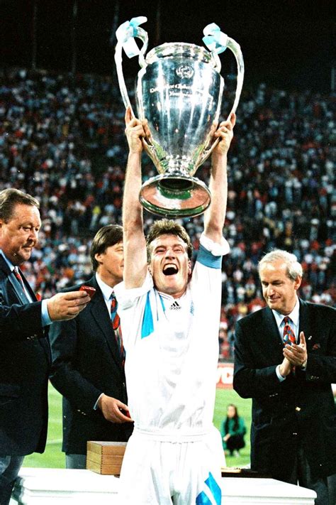 Here you can explore hq uefa champions league logo transparent illustrations, icons and clipart with filter setting like size, type, color etc. Il y a 25 ans, l'OM remportait la Ligue des Champions ...