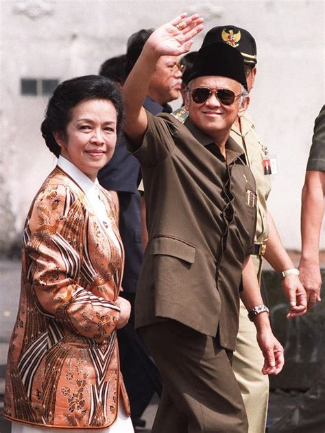 Jam Dinding, Seprai dan Kacang Rebus dari Eyang Habibie | Cek&Ricek