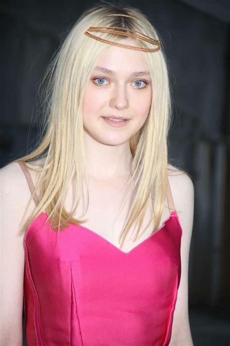 Hannah dakota fanning (born february 23, 1994) is an american actress. DAKOTA FANNING at 2012 Tribeca Film Festival Vanity Fair ...