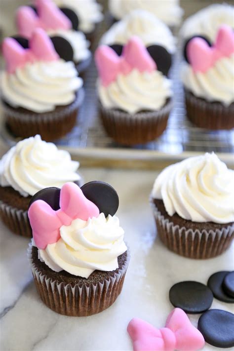 Minnie Mouse Cupcake Tutorial