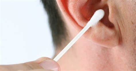 4 Reasons You Should Never Use Q Tips In Your Ear Healthmanix