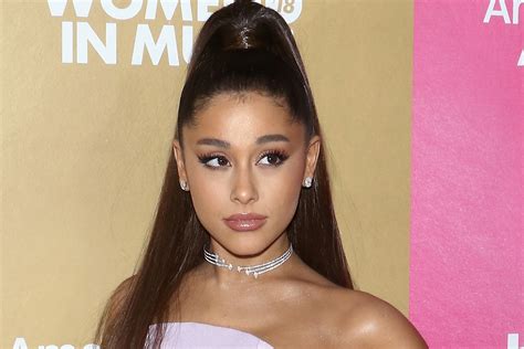 Clip Of Ariana Grandes Changing Accent Confuses Fans Goes Viral