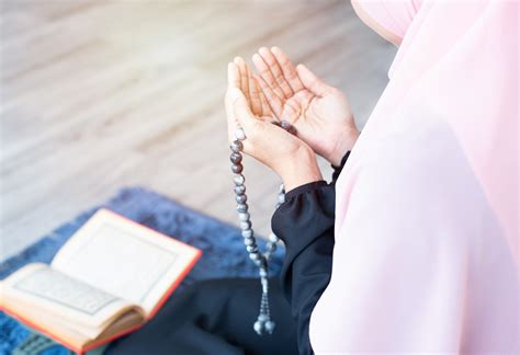 Women Praying At The Mosque Lets Settle The Debate