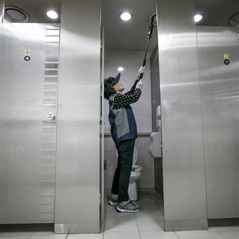 Creep Sweep Spy Squad Politicians Target South Koreas Peeping Toms Wsj