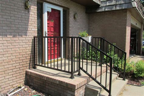 This particularly interesting project began when a client called upon our services and requested something elegant but extraordinary for the new front porch of his elegant south rosedale property. Railings | Products | Pleasantview Home Improvement