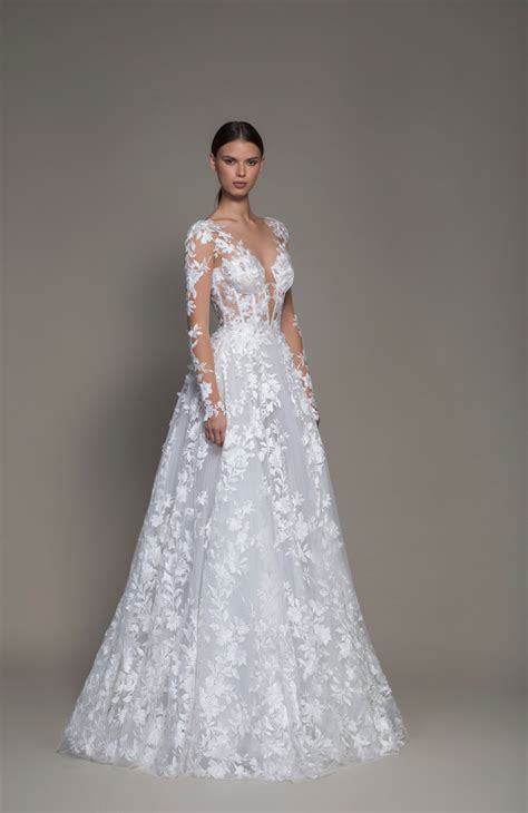 A Line Long Sleeve Floral Lace Wedding Dress With Plunging V Neckline Kleinfeld Bridal In 2021