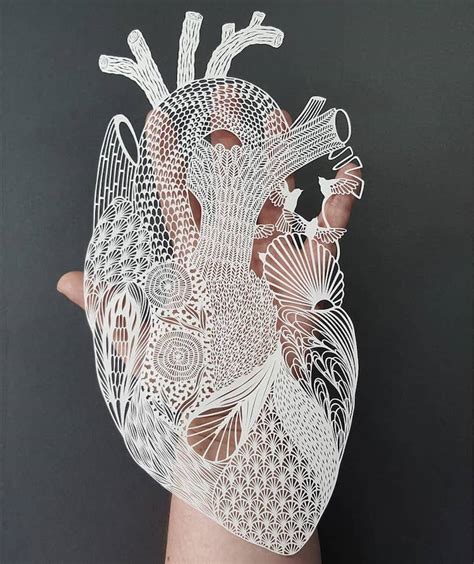 Nalanın Dünyası Nlndnys Sanatçı Tek Kağıt Yapraklarından Şaşırtıcı