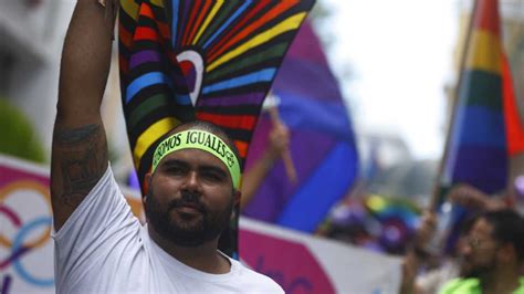 La Homosexualidad Sigue Siendo Delito En 75 Países Y En Siete De Ellos Castigado Con Pena De