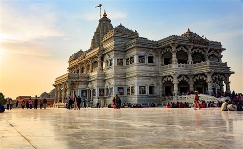 5 Most Famous Places And Temples In Mathura Vrindavan One Day Trip