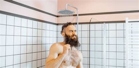 7 reasons men should start taking cold showers everyday