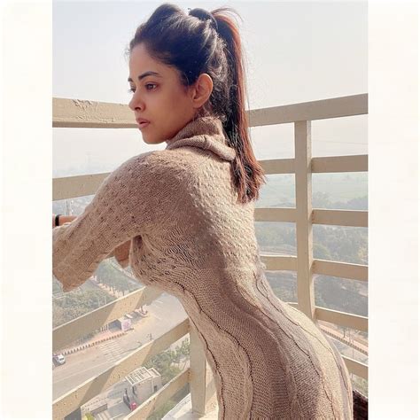 Meera Chopra Sets Social Media On Fire With Scorching Hot Pics Check Them Out News18