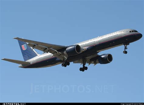 N575ua Boeing 757 222 United Airlines Gabriel Widyna Jetphotos
