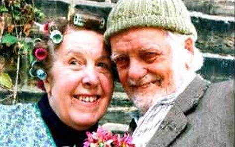 Last Of The Summer Wine Bbb Nora And Compo Kathy Staff And Bill Owen British Tv Comedies