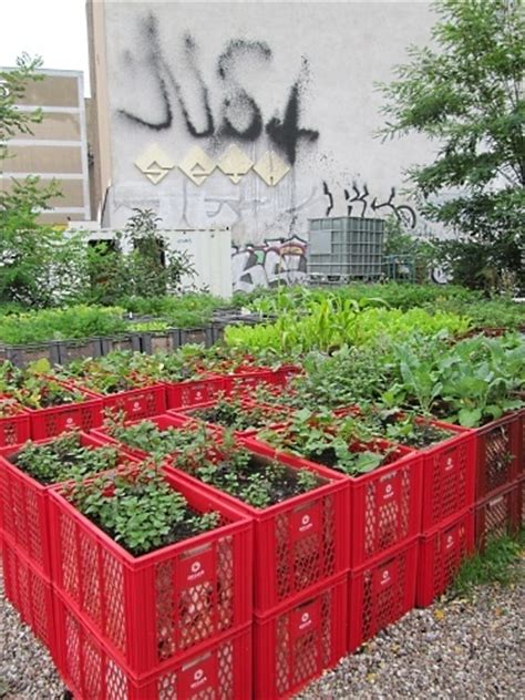 12 Unique And Fun Raised Garden Bed Ideas Urban Organic Gardener