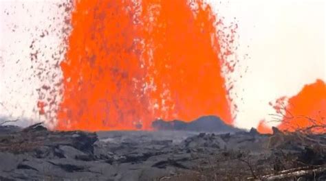 New Evacuations Ordered On Hawaiis Big Island As Lava Flows From