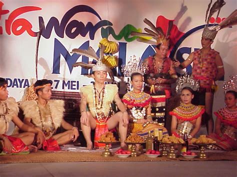Adat Perkahwinan Kaum Cina Masyarakat Iban Di Sarawak Mempunyai Adat