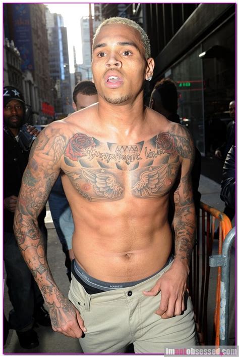 Shirtless Singers Chris Brown Shirtless In The Streets Of New York