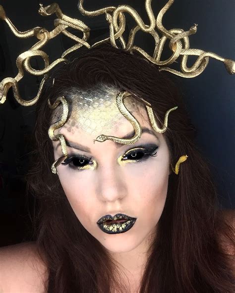 Learn to easily make this fun medusa snake headband for an easy diy halloween costume this halloween with items from the dollar store! Medusa Makeup @holleywood_hills | Medusa halloween, Medusa ...
