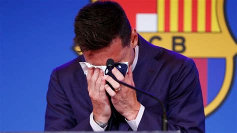 Lionel Messi Breaks Down In Tears At Barcelona Press Conference