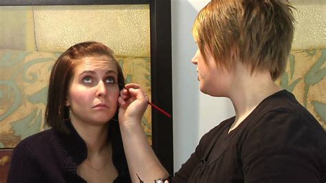 Applying Makeup How To Apply Liquid Eyeliner To The Bottom Eye Youtube