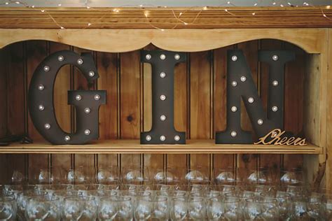 Pretty Country Gin Themed Wedding