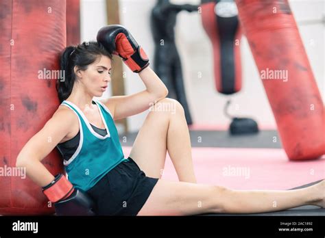 Female Boxing Knockout Punch Hi Res Stock Photography And Images Alamy