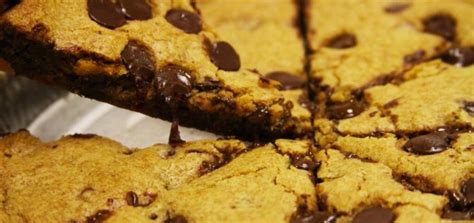 review and compare pizza hut vs papa john s chocolate chip cookie the plain cheese