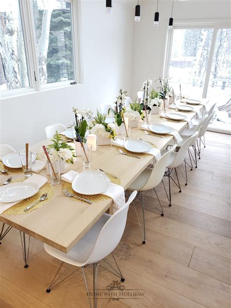 We show you how to set a gorgeous table like a pro. Simple Spring Table Setting for a Sushi Dinner - Home with Holliday