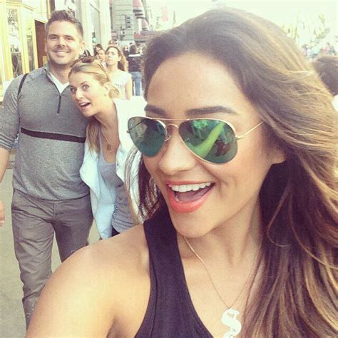 Shay In San Francisco Pll Outfits Mirrored Sunglasses Sunglasses Women Shay Mitchell Pretty