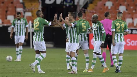 Последние твиты от real betis balompié(@realbetis). Real Betis on top of La Liga after win over ValenciaLatest ...