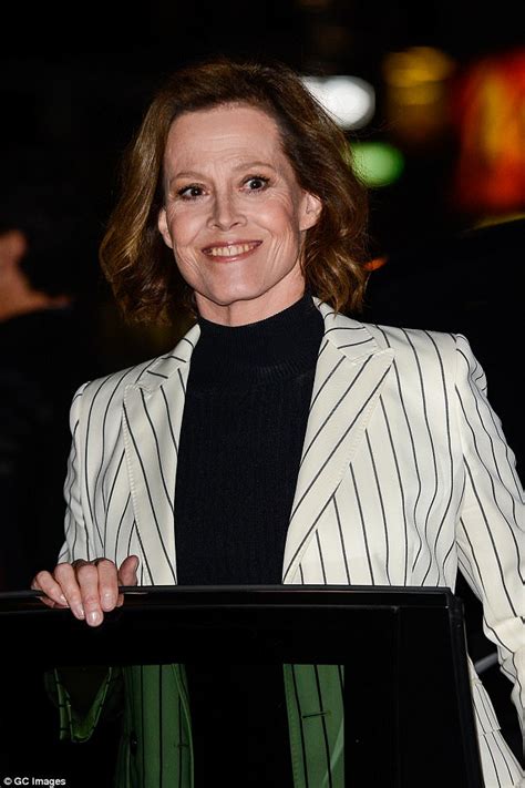 Sigourney Weaver Didnt Like Sci Fi Before Alien Role Daily Mail Online