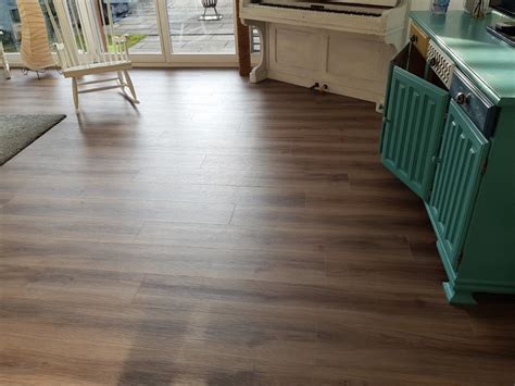 Vinylboden | vinyl bodenbelag günstig online. Vinylboden auf Plattenbelag | Fennerboden aus Volketswil ...