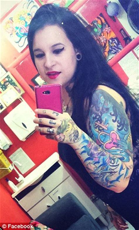 Brazilian Tattoo Artist Is Helping Survivors Of Domestic Abuse Cover Their Scars For Free