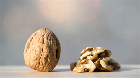 13 Proven Health Benefits Of Walnuts