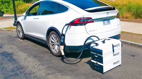 Sparkcharge Introduces The Roadie Portable Ev Charging System