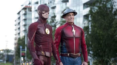 The Flash John Wesley Shipp Returns To His 90s Roots In Arrowverse Crossover Canceled