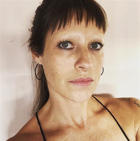 Stream tracks and playlists from luana piovani on your desktop or mobile device. Luana Piovani radicaliza visual para papel em filme ...