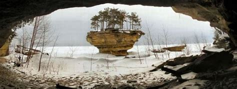 The population was 664 at the 2010 census. Stunning Turnip Rock, Lake Huron | Memolition