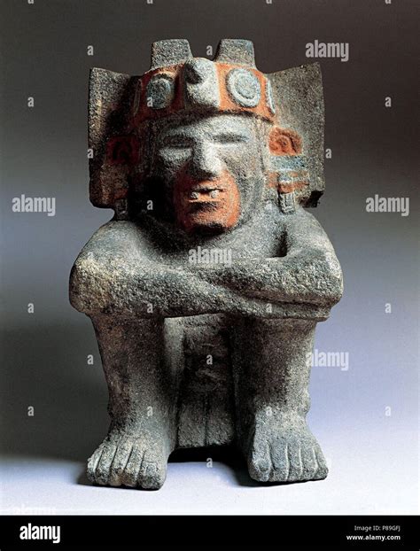 Fue El Dios Azteca Del Fuego Escultura De La Mitología Mesoamericana