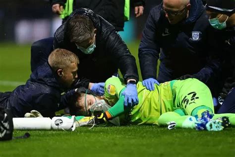 Blackpool Goalkeeper Given Oxygen And Rushed To Hospital After Horrific Injury Sport Portal