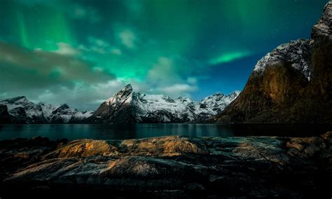 Free Download Hd Wallpaper Green Aurora Borealis Mountains Night