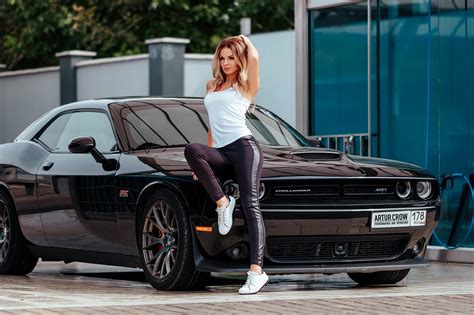 Girls And Cars Hd Woman Dodge Challenger Model Blonde Hd Wallpaper