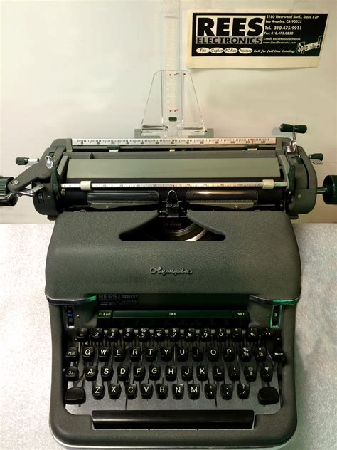 Olympia Deluxe Typewriter Manual