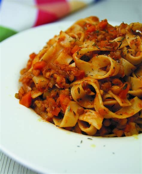 Esta receta vegana de Tallarines a la boloñesa triunfará como plato