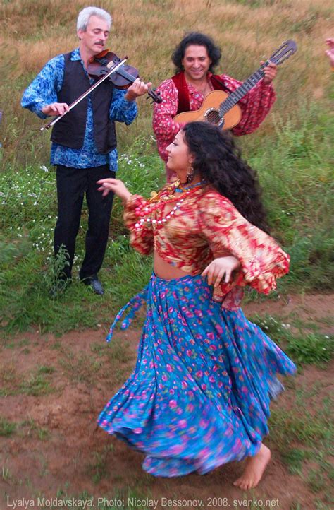 Gypsy Dance Romani Gypsies Gypsy Style Gypsy Woman