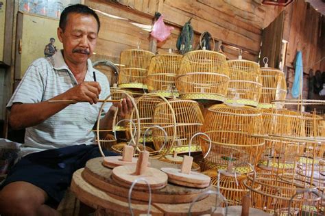 Dalam dunia pelaburan saham bursa malaysia, pelabur boleh pilih industri atau sektor apa yang mereka nak melabur. Perbedaan Usaha Mikro, Kecil, Menengah dan Besar Paling ...
