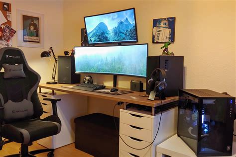 Curved Gaming Laptop Setup Ideas With Dual Monitor Gaming Room And