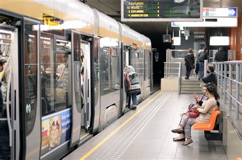 Staking Bij Brusselse Metro Tram En Bus Ring Tv Jouw Zender Jouw